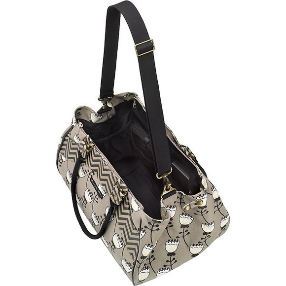 Petunia Pickle Bottom Wistful Weekender - Timeless Tulips - Picture 3 of 3